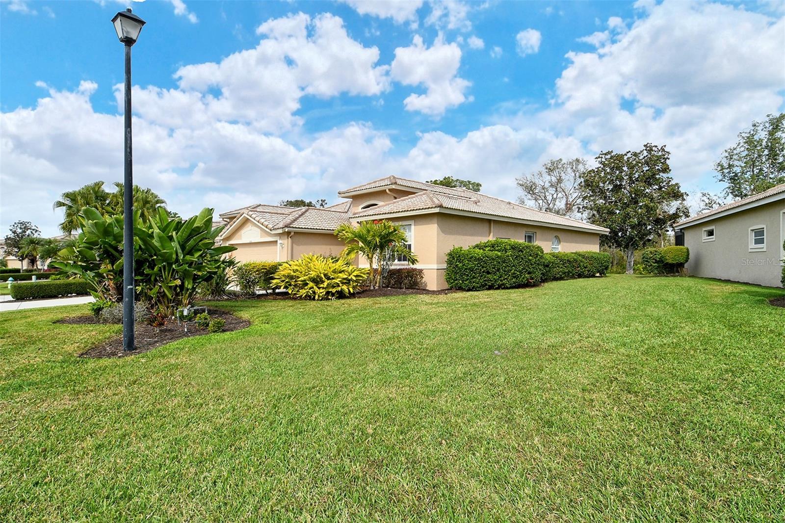 HERITAGE OAKS GOLF & COUNTRY CLUB - Residential