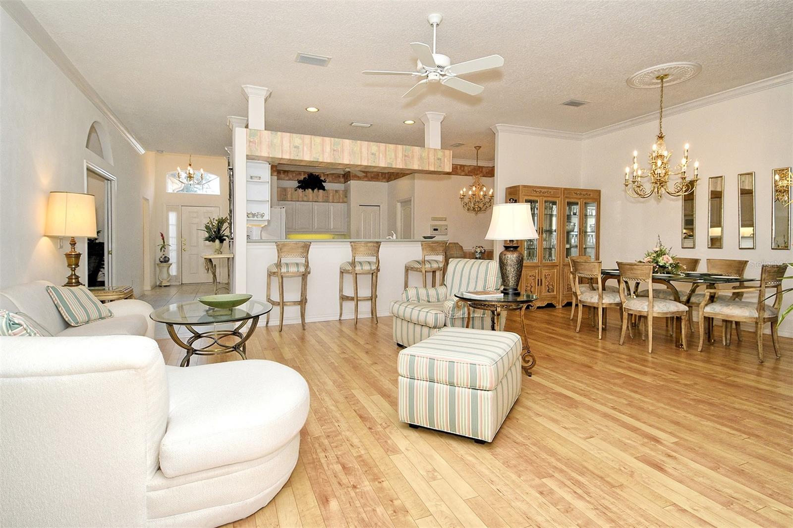 HERITAGE OAKS GOLF & COUNTRY CLUB - Residential