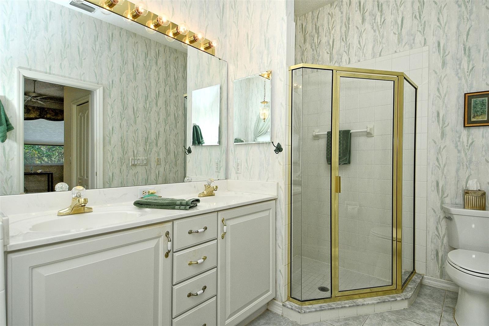 HERITAGE OAKS GOLF & COUNTRY CLUB - Residential