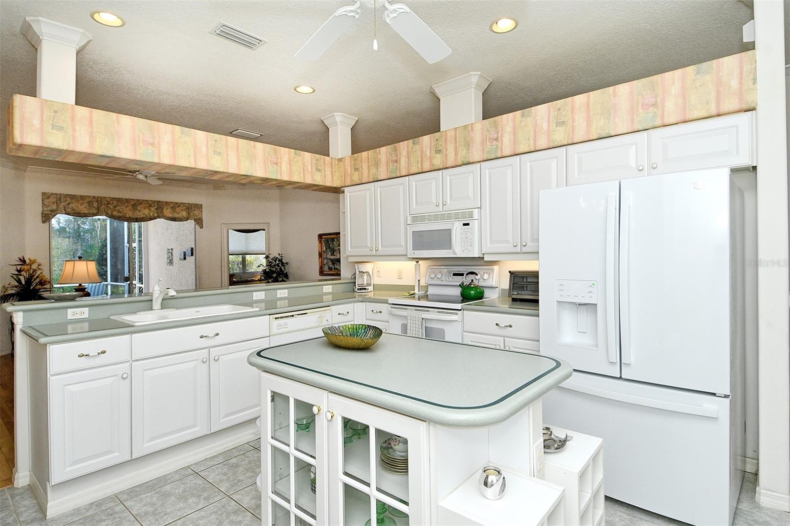 HERITAGE OAKS GOLF & COUNTRY CLUB - Residential