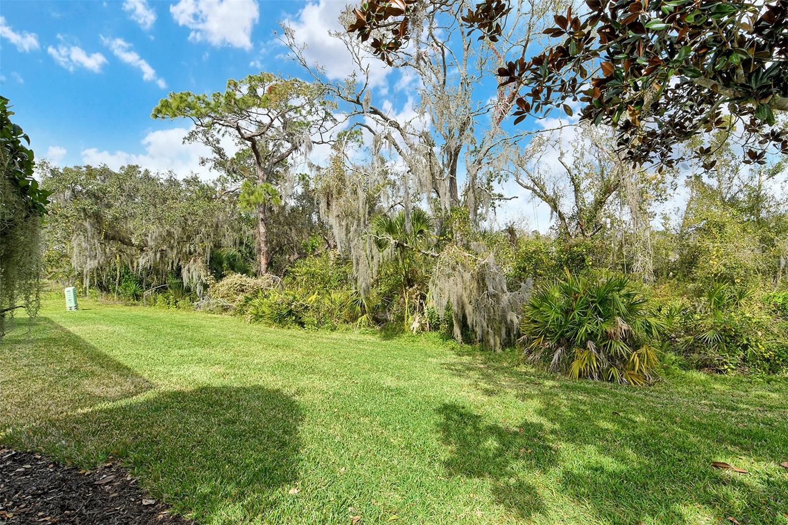 HERITAGE OAKS GOLF & COUNTRY CLUB - Residential