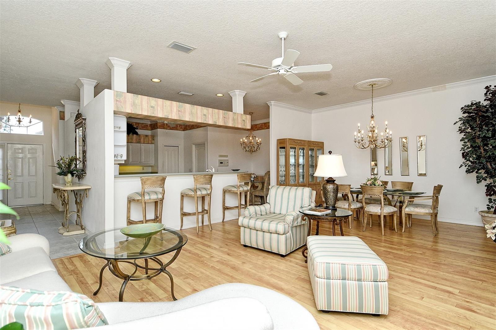 HERITAGE OAKS GOLF & COUNTRY CLUB - Residential