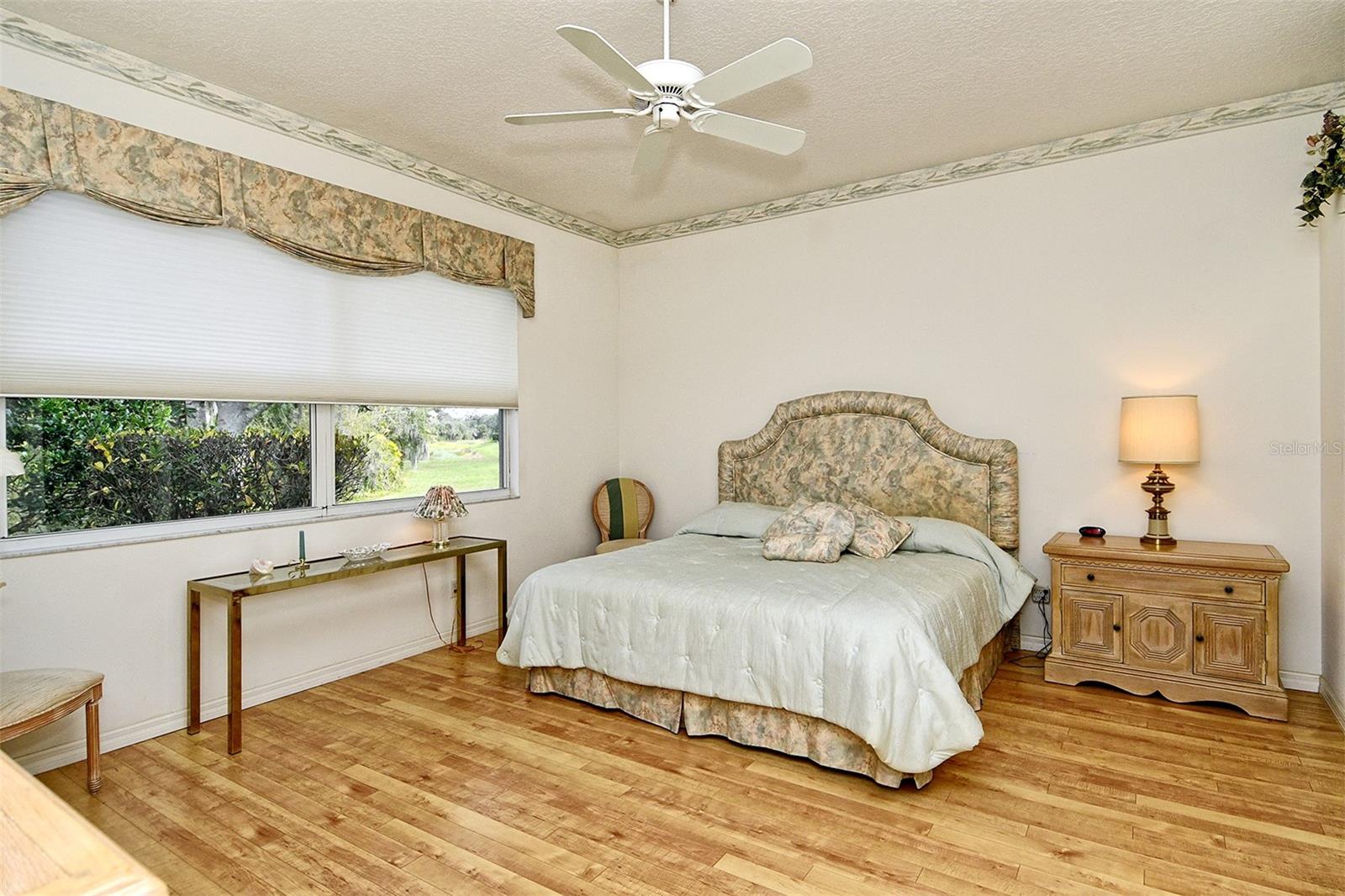 HERITAGE OAKS GOLF & COUNTRY CLUB - Residential