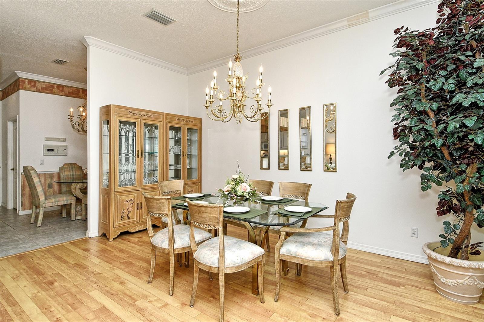 HERITAGE OAKS GOLF & COUNTRY CLUB - Residential