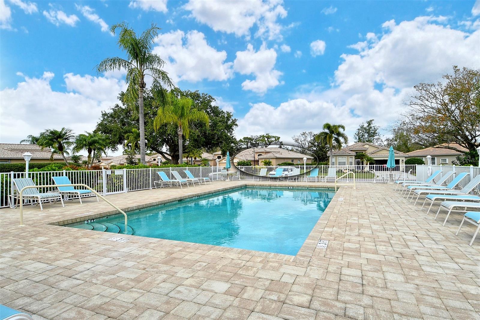 HERITAGE OAKS GOLF & COUNTRY CLUB - Residential