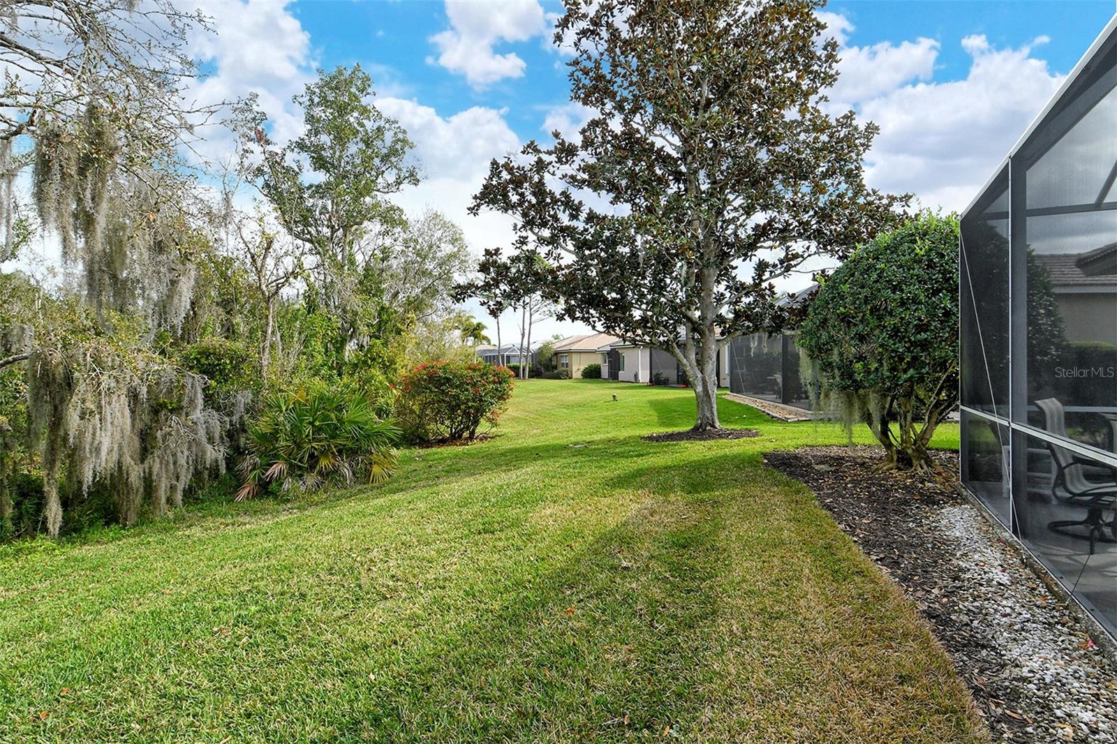 HERITAGE OAKS GOLF & COUNTRY CLUB - Residential