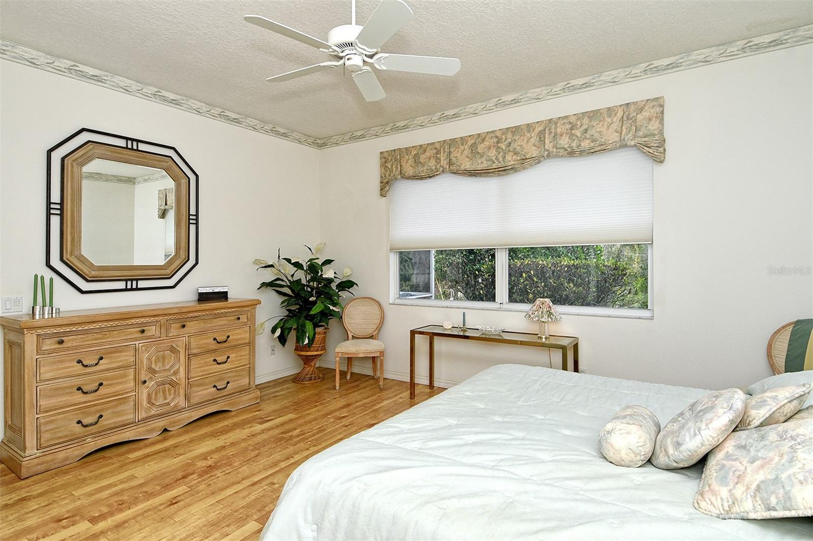 HERITAGE OAKS GOLF & COUNTRY CLUB - Residential