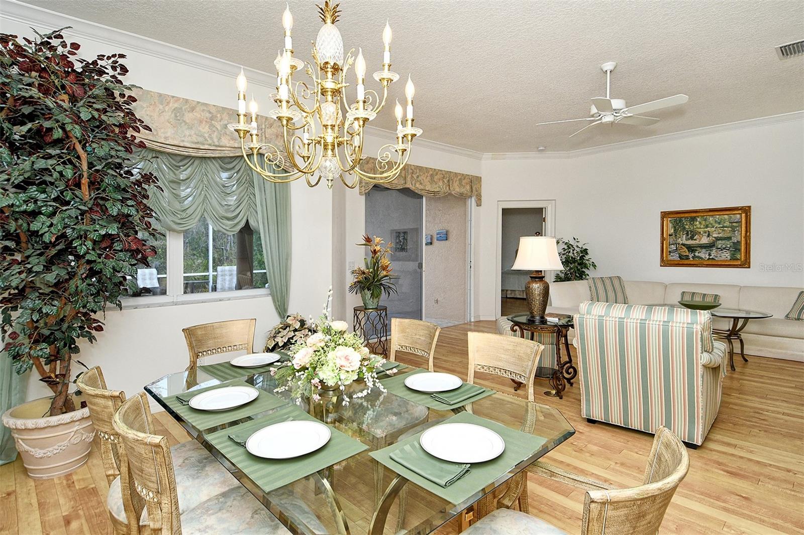 HERITAGE OAKS GOLF & COUNTRY CLUB - Residential