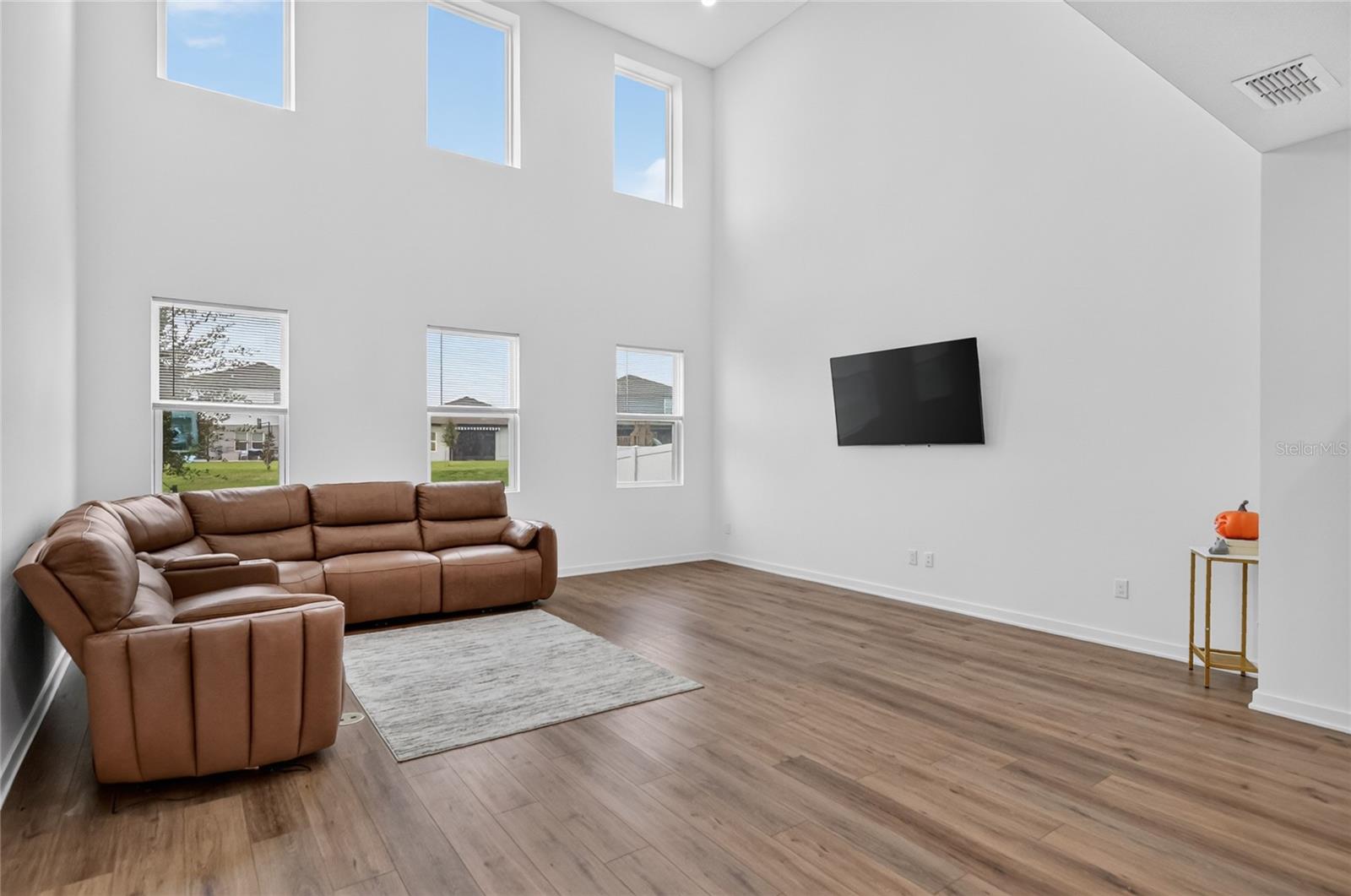 1634 MEADOWLARK DRIVE