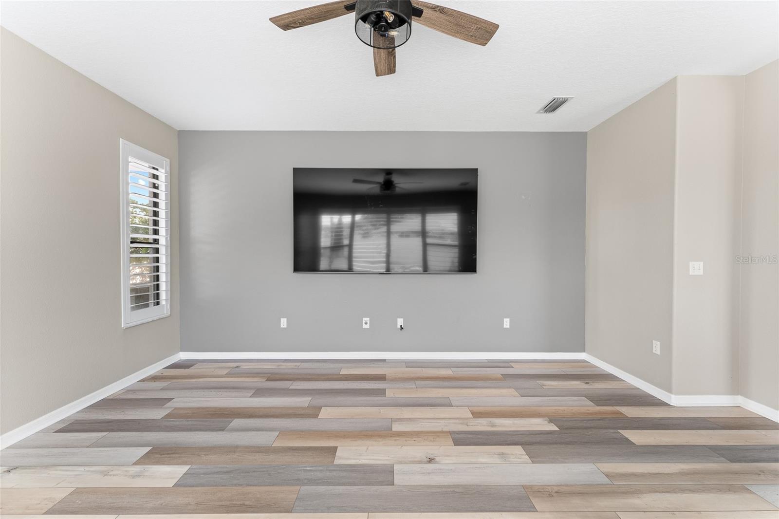 RIVER WATCH - Residential