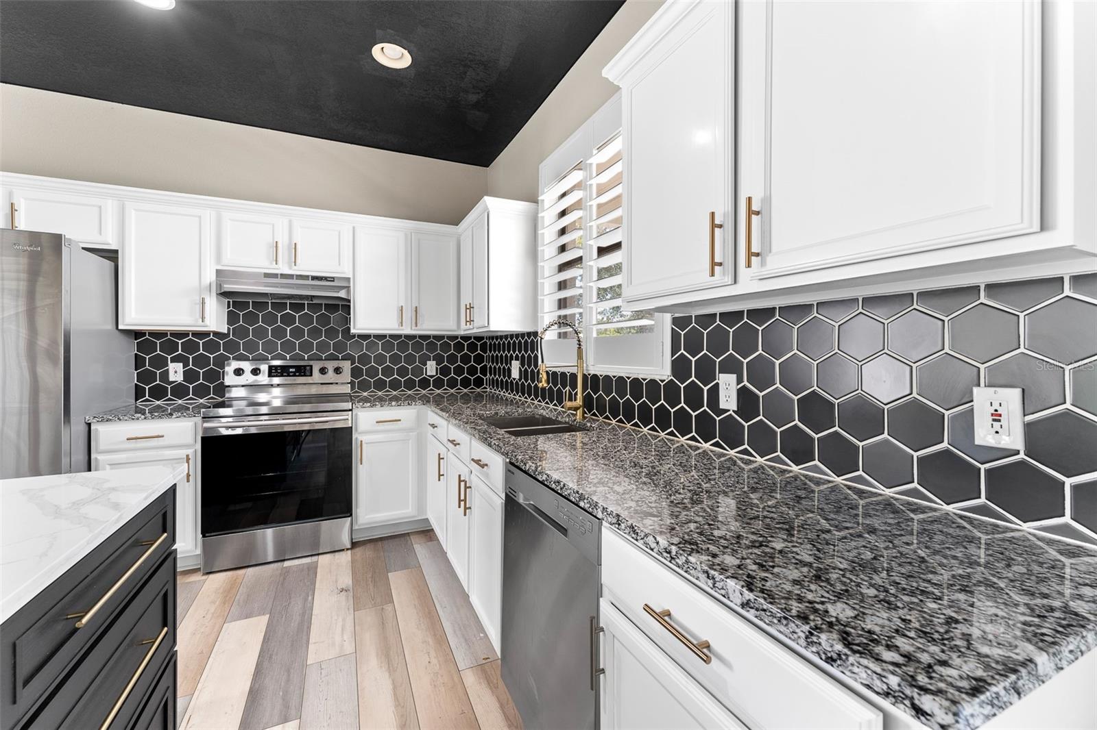 RIVER WATCH - Residential