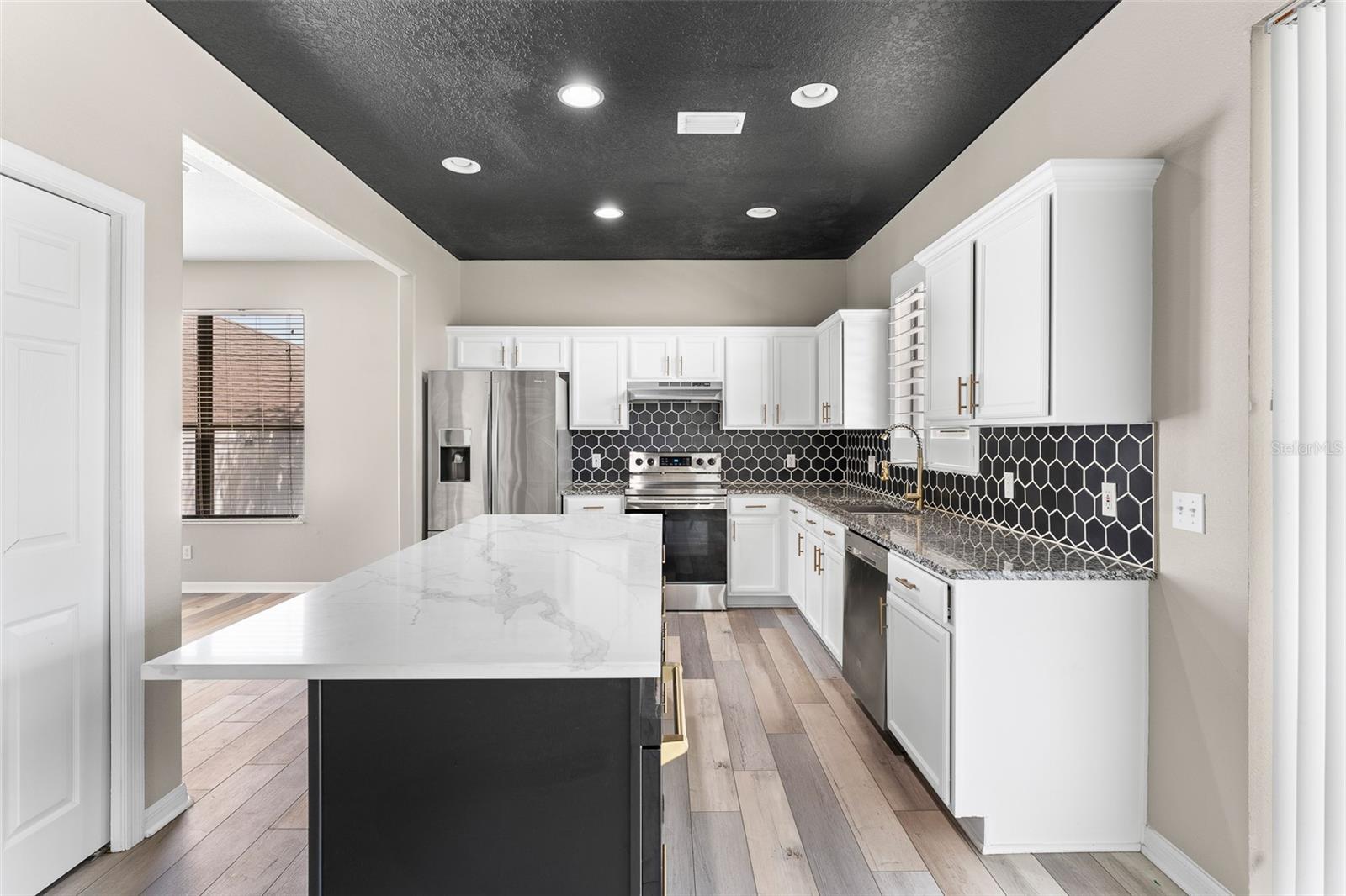 RIVER WATCH - Residential