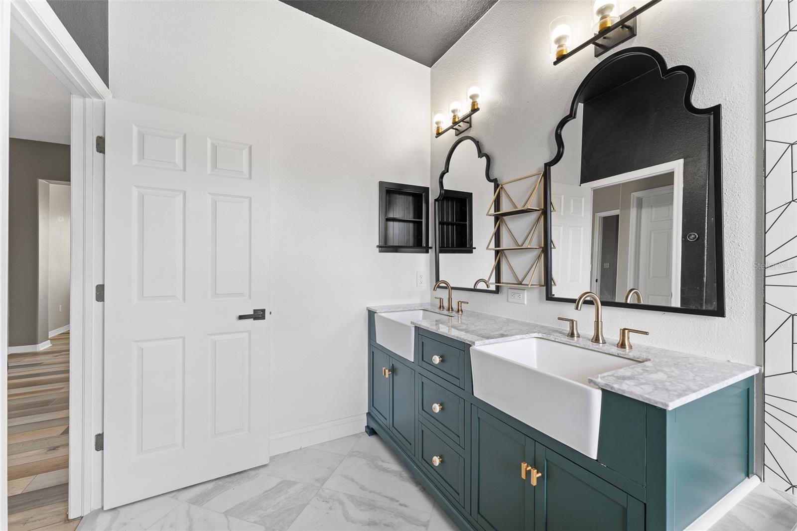 RIVER WATCH - Residential