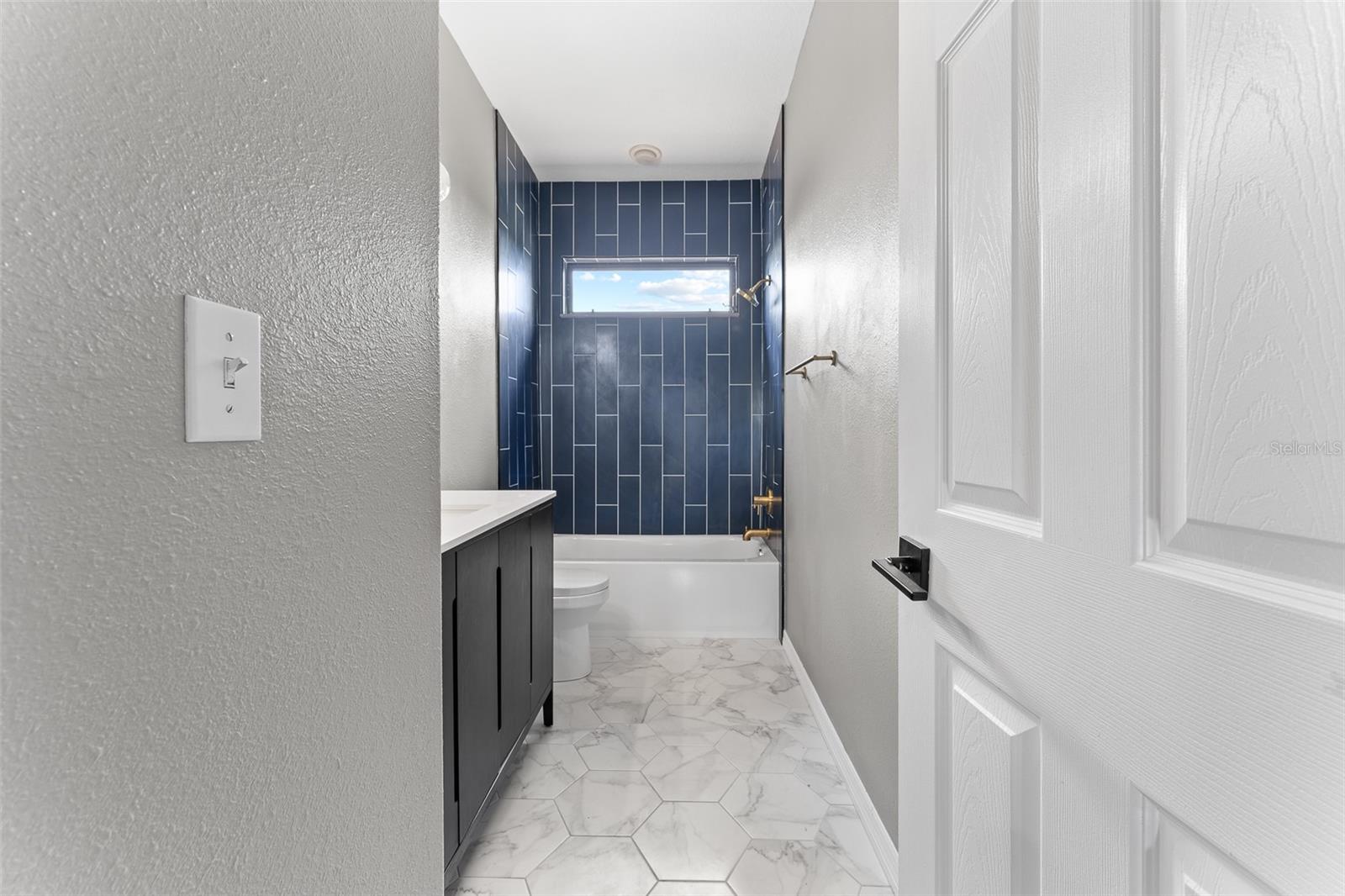 RIVER WATCH - Residential