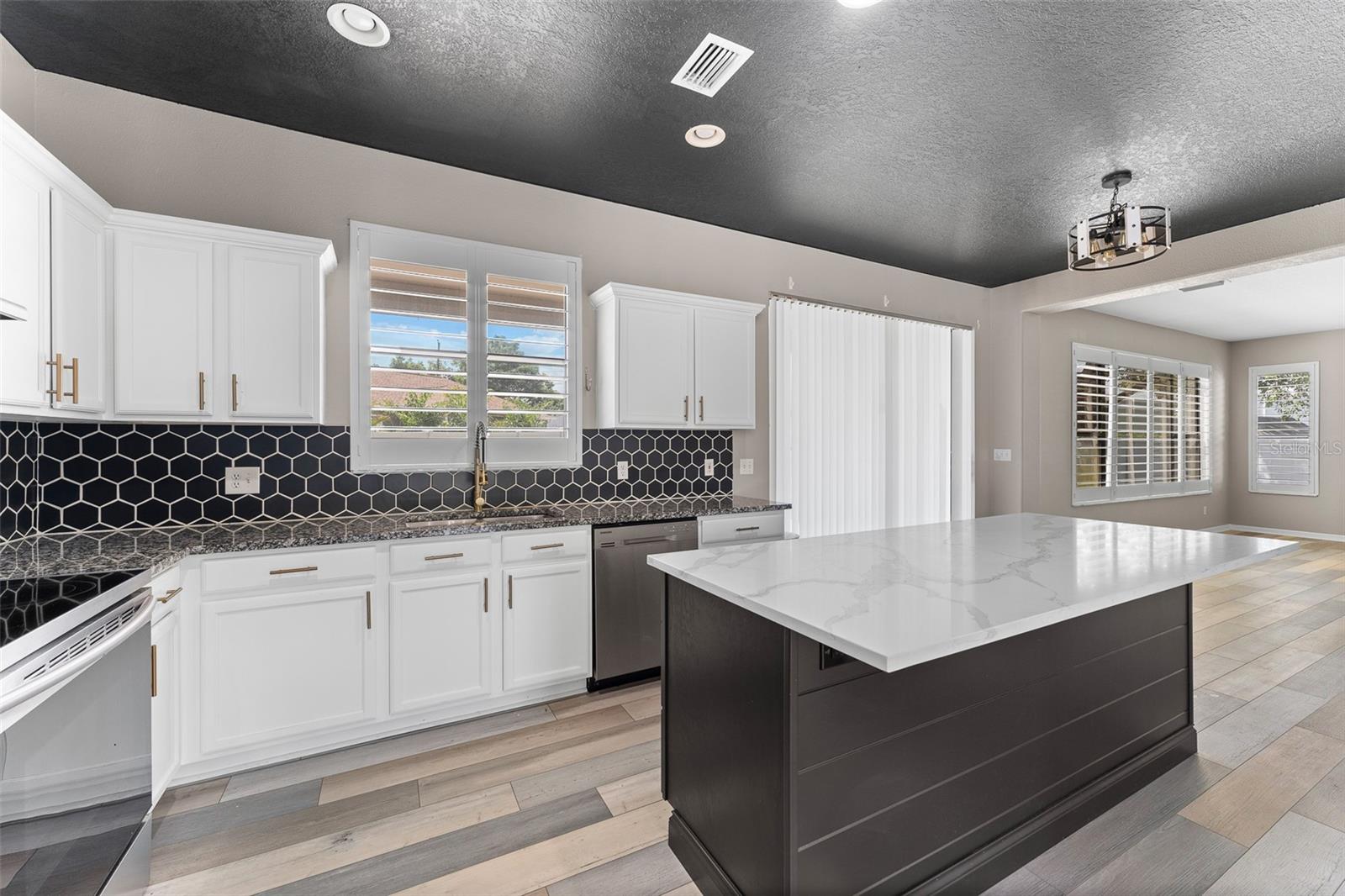 RIVER WATCH - Residential