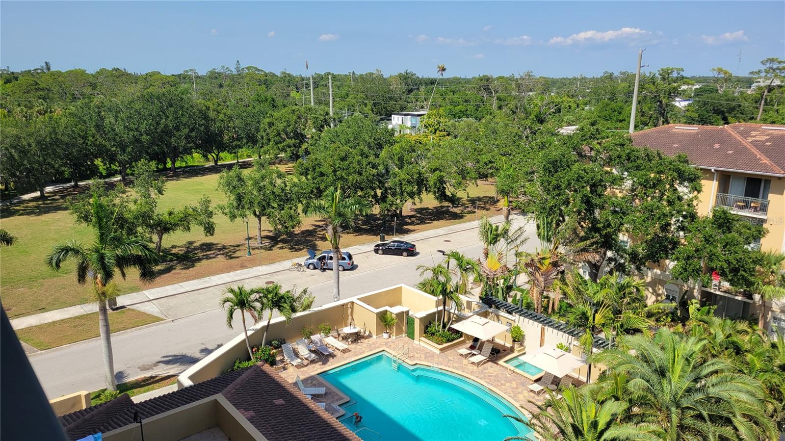 BROADWAY PROMENADE - Residential Lease