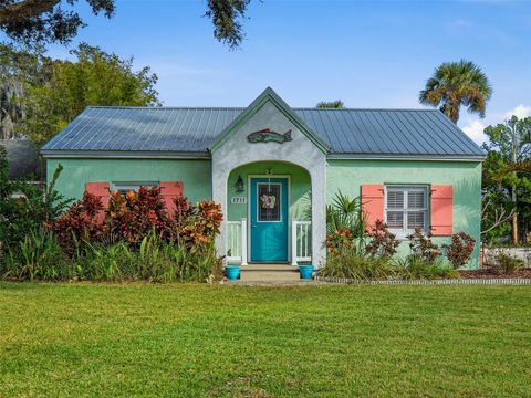 1711 MAGNOLIA STREET NEW SMYRNA BEACH FL 32168