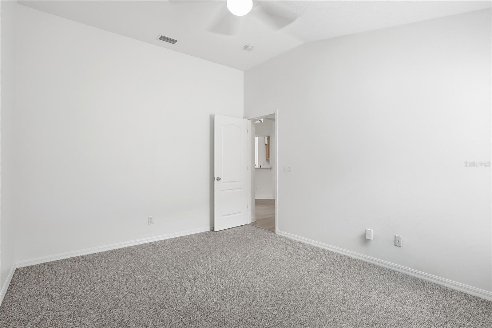 IVY LAKE ESTATES - Residential