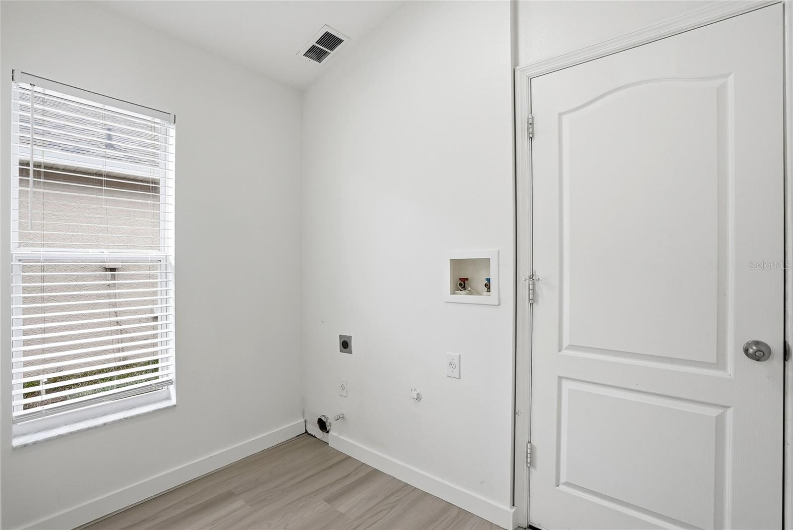 IVY LAKE ESTATES - Residential
