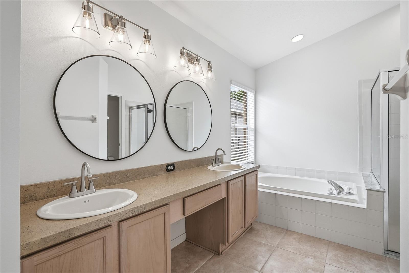IVY LAKE ESTATES - Residential