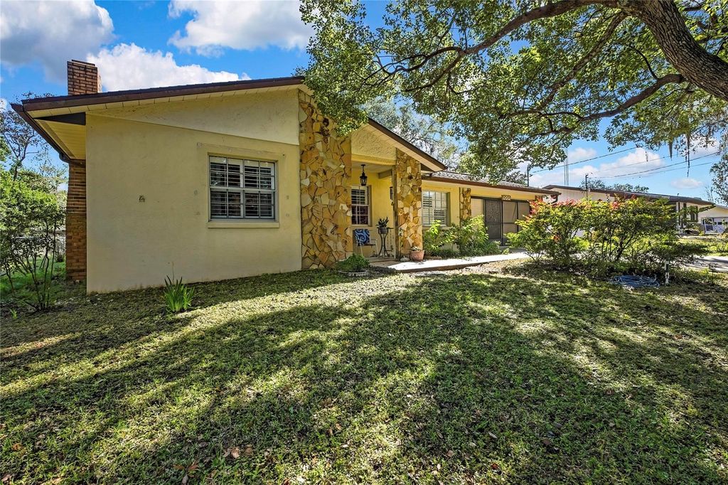 Photo of 620 Whitney Avenue, Inverness, FL 34452 (MLS # G5104282)