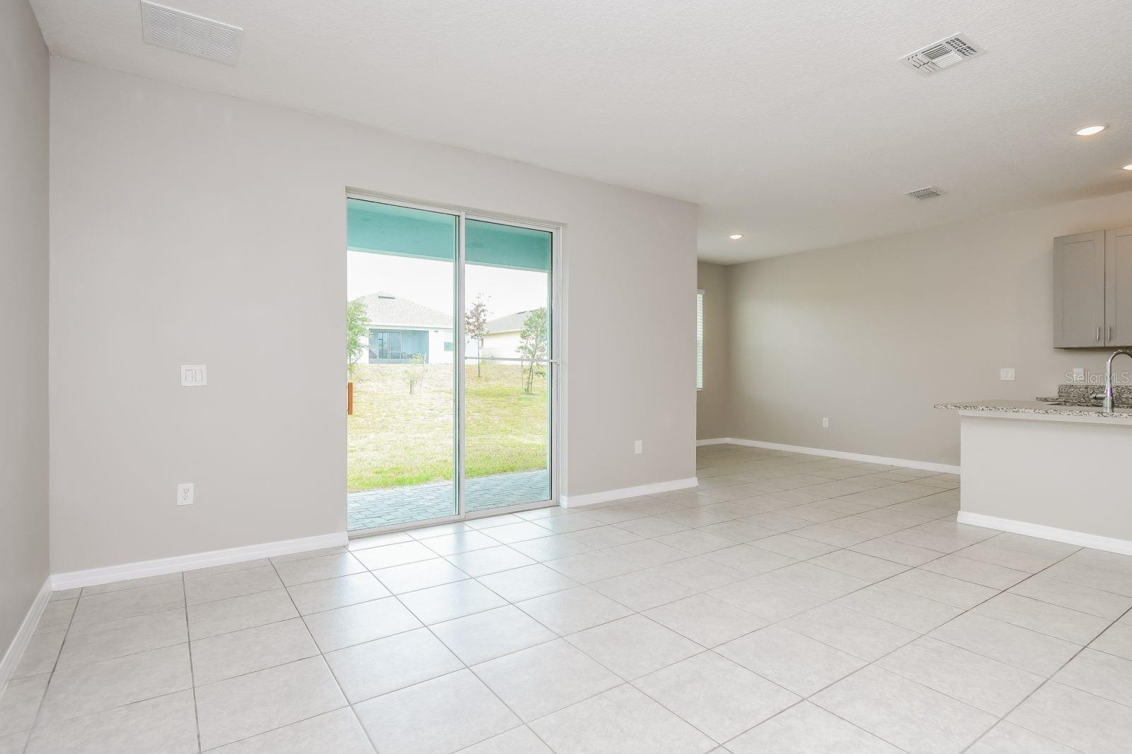 TARPON BAY PH I - Residential Lease