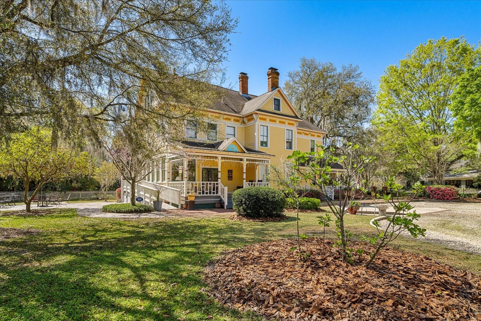 221 SE 7TH STREET