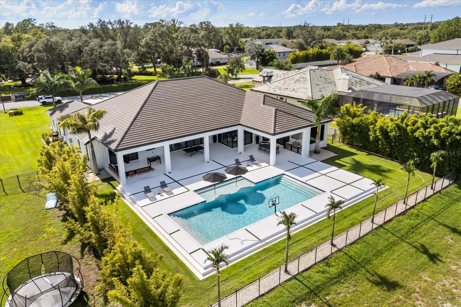 WATERSIDE - Residential