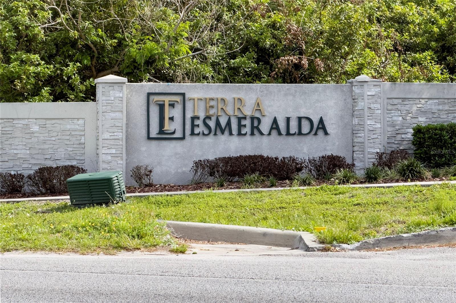 TERRA ESMERALDA TWNHMS - Residential