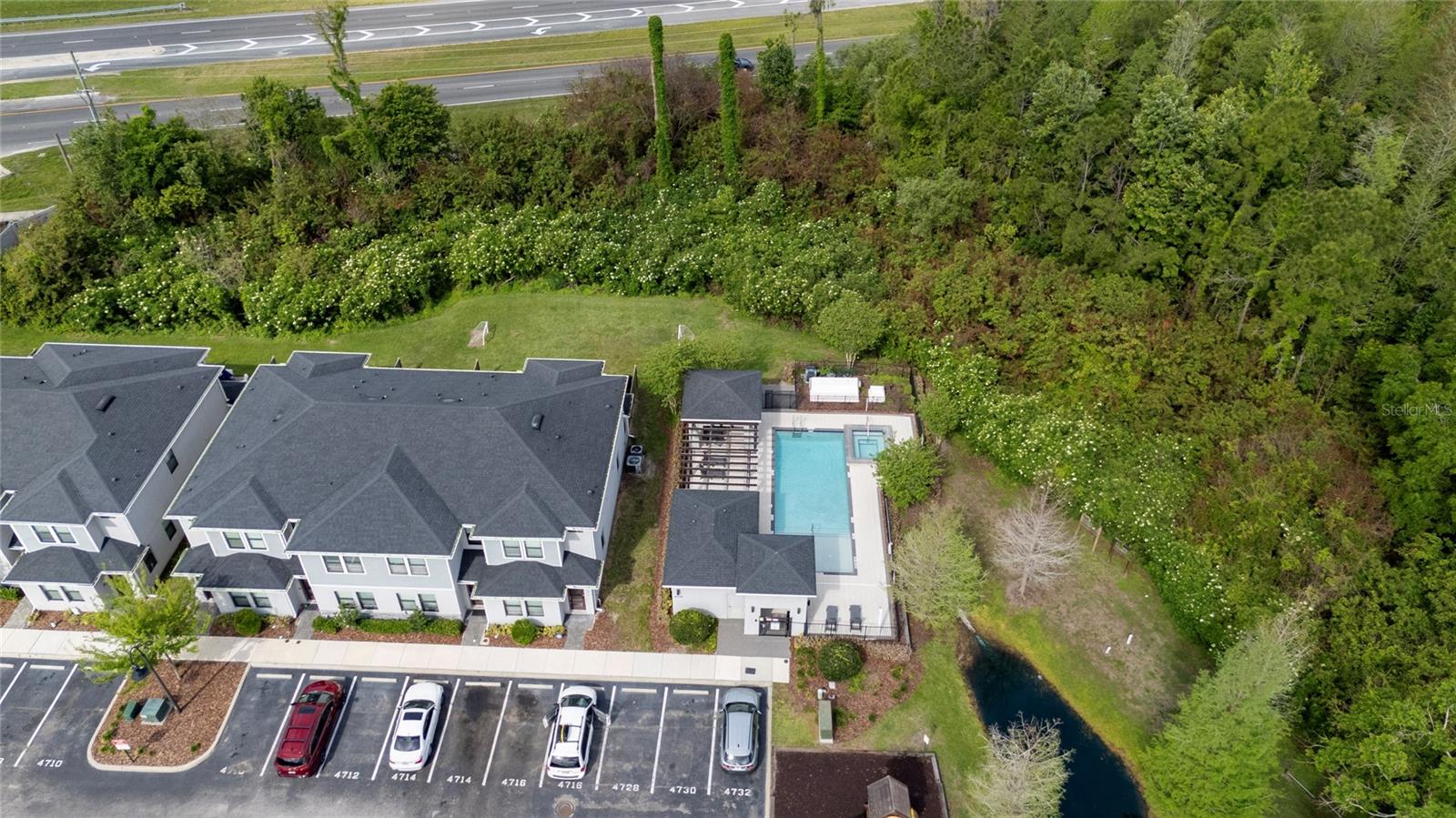 TERRA ESMERALDA TWNHMS - Residential