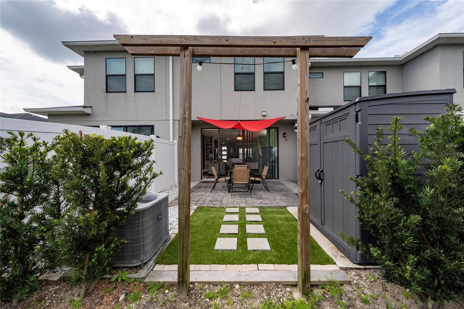 TERRA ESMERALDA TWNHMS - Residential