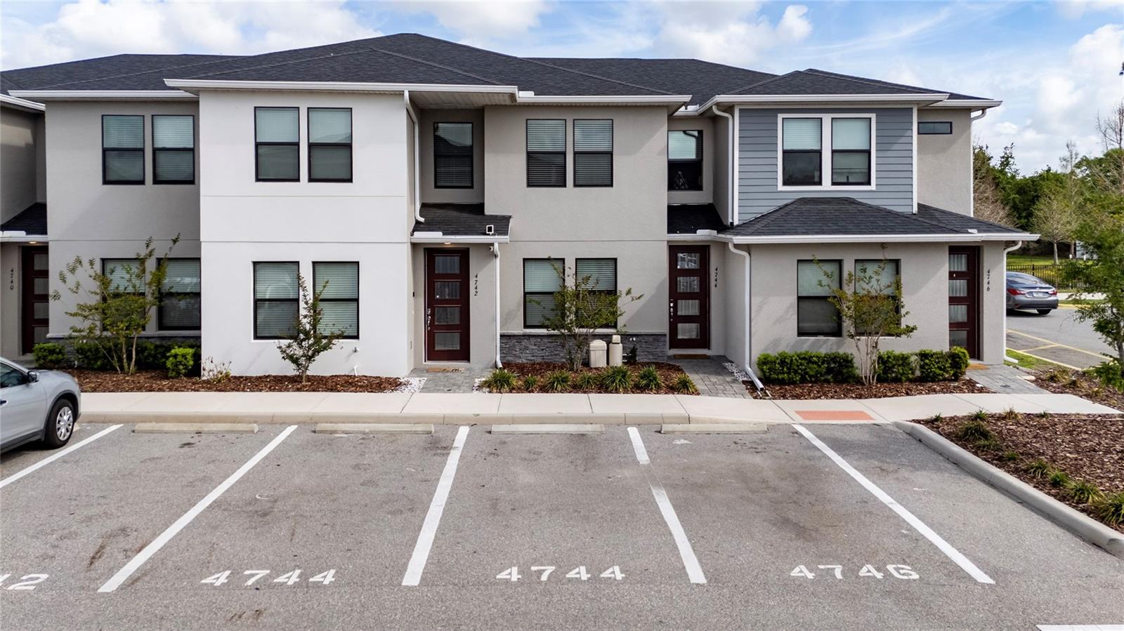 TERRA ESMERALDA TWNHMS - Residential