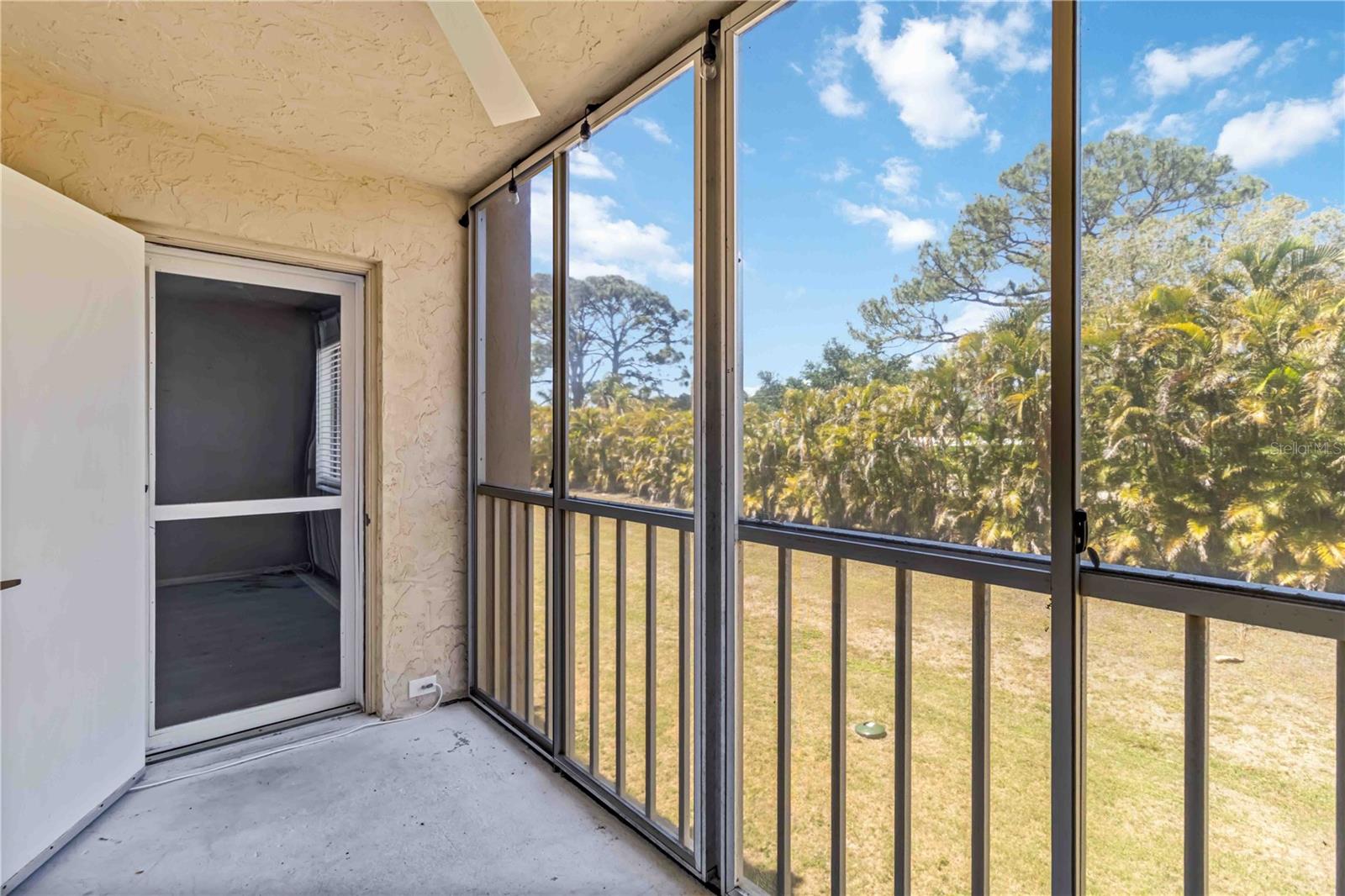 GLEN OAKS GARDEN APTS 3 - Residential Lease