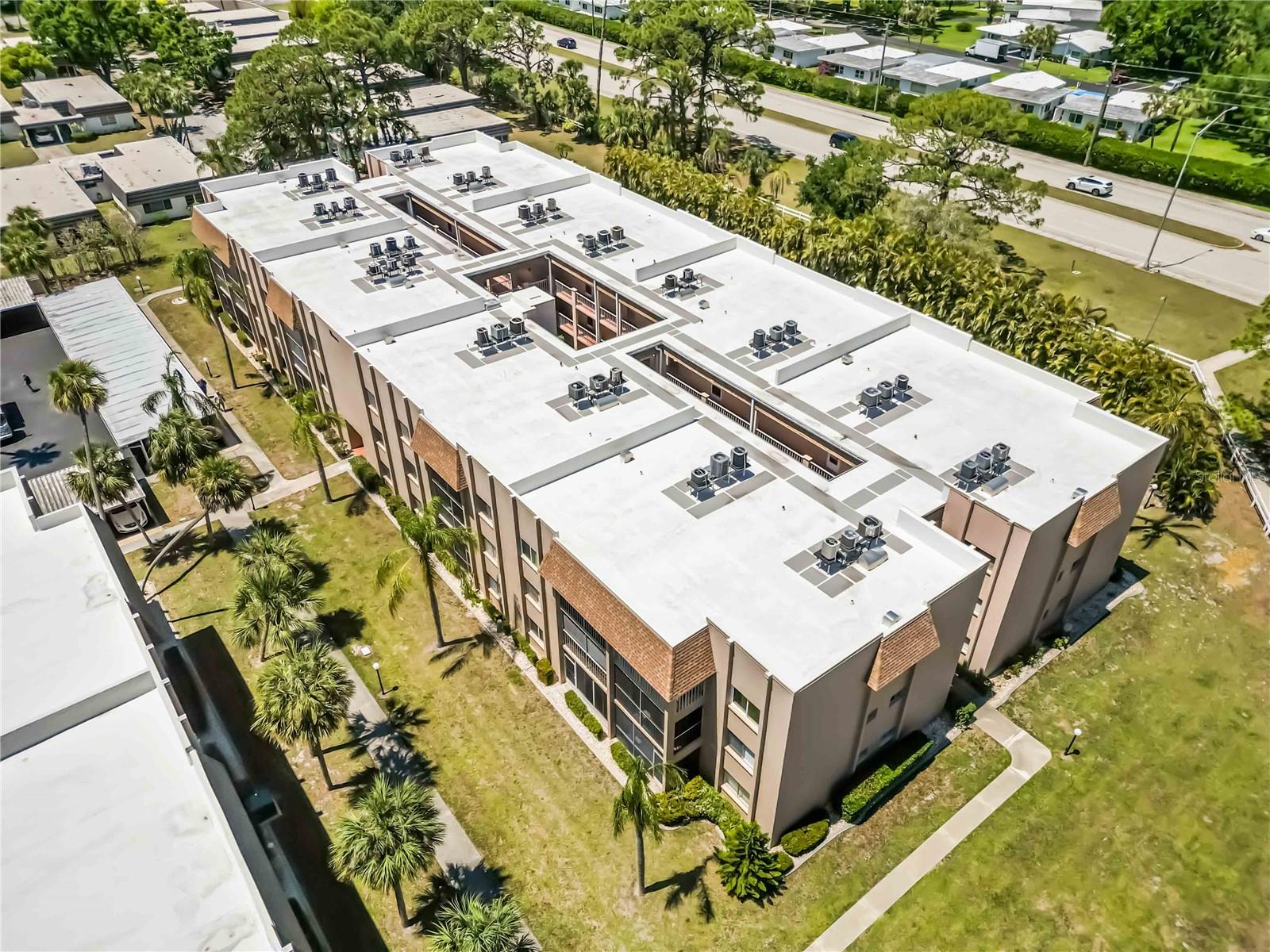 GLEN OAKS GARDEN APTS 3 - Residential Lease