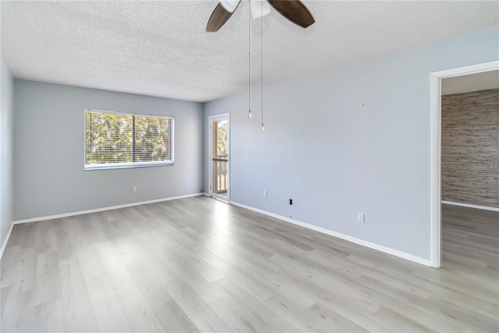 GLEN OAKS GARDEN APTS 3 - Residential Lease