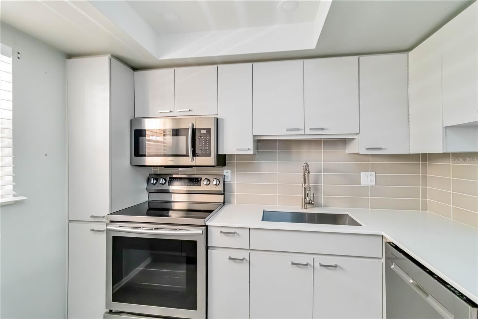 GLEN OAKS GARDEN APTS 3 - Residential Lease