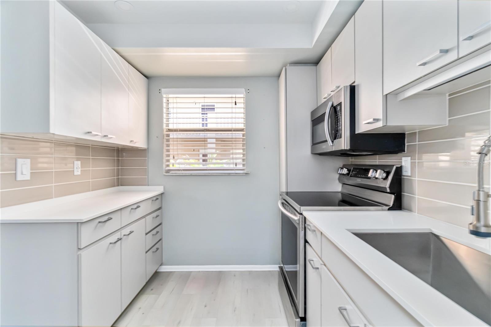 GLEN OAKS GARDEN APTS 3 - Residential Lease