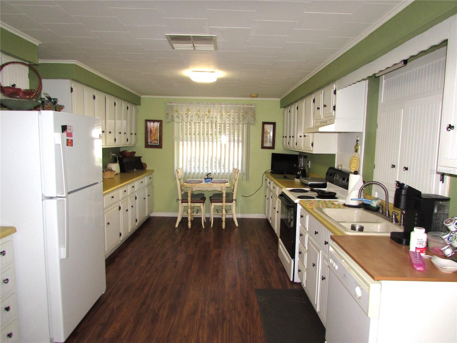 ELLSWORTH POINT 1ST ADD - Residential