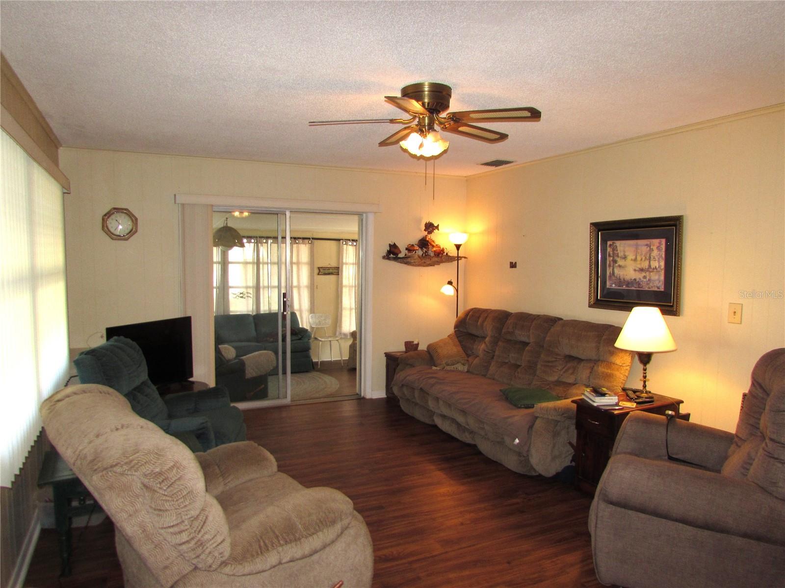 ELLSWORTH POINT 1ST ADD - Residential