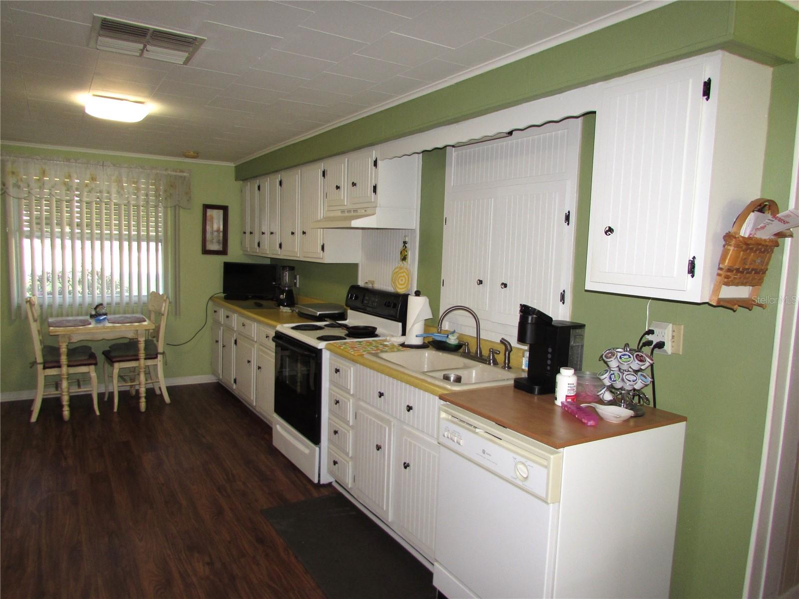 ELLSWORTH POINT 1ST ADD - Residential