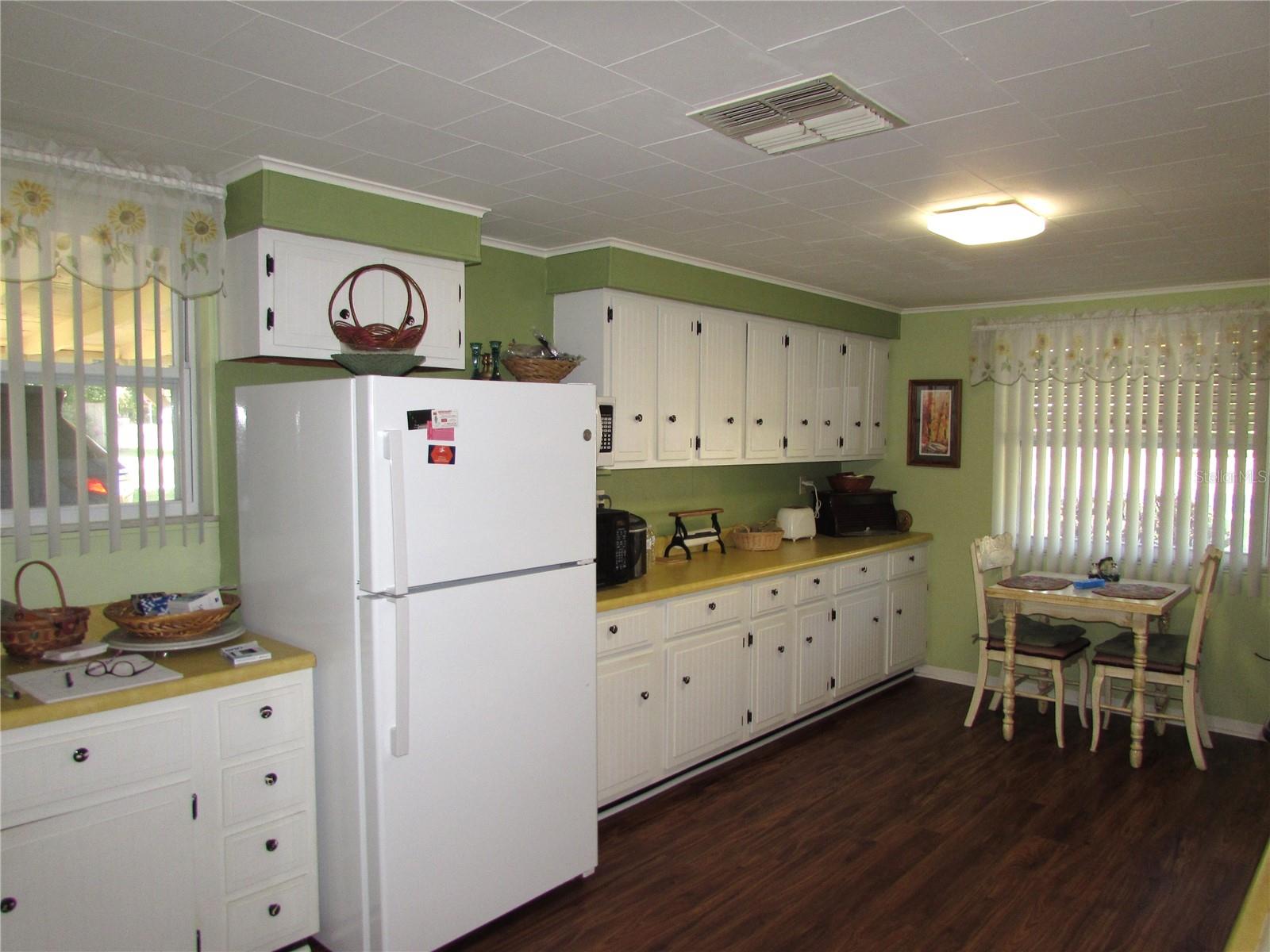 ELLSWORTH POINT 1ST ADD - Residential