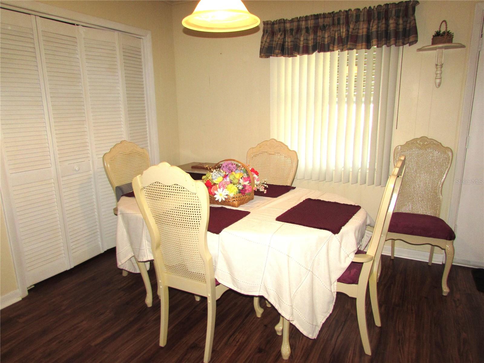 ELLSWORTH POINT 1ST ADD - Residential