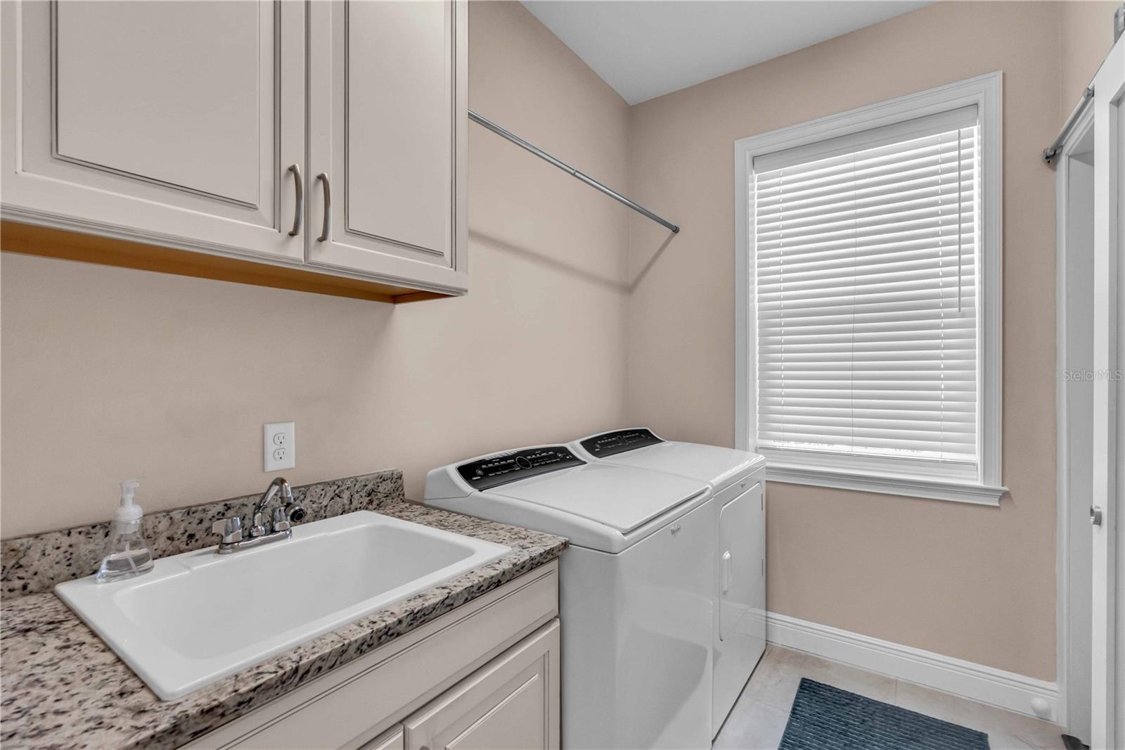 COTTAGES OF CURRY CREEK - Residential Lease