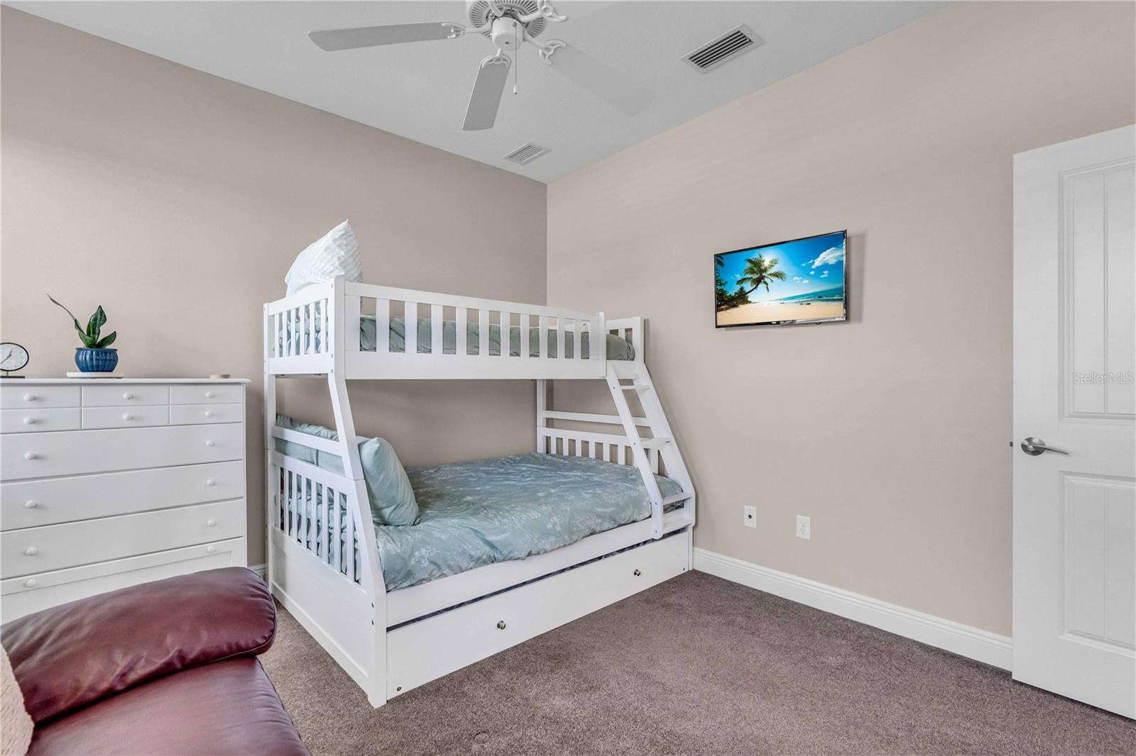 COTTAGES OF CURRY CREEK - Residential Lease