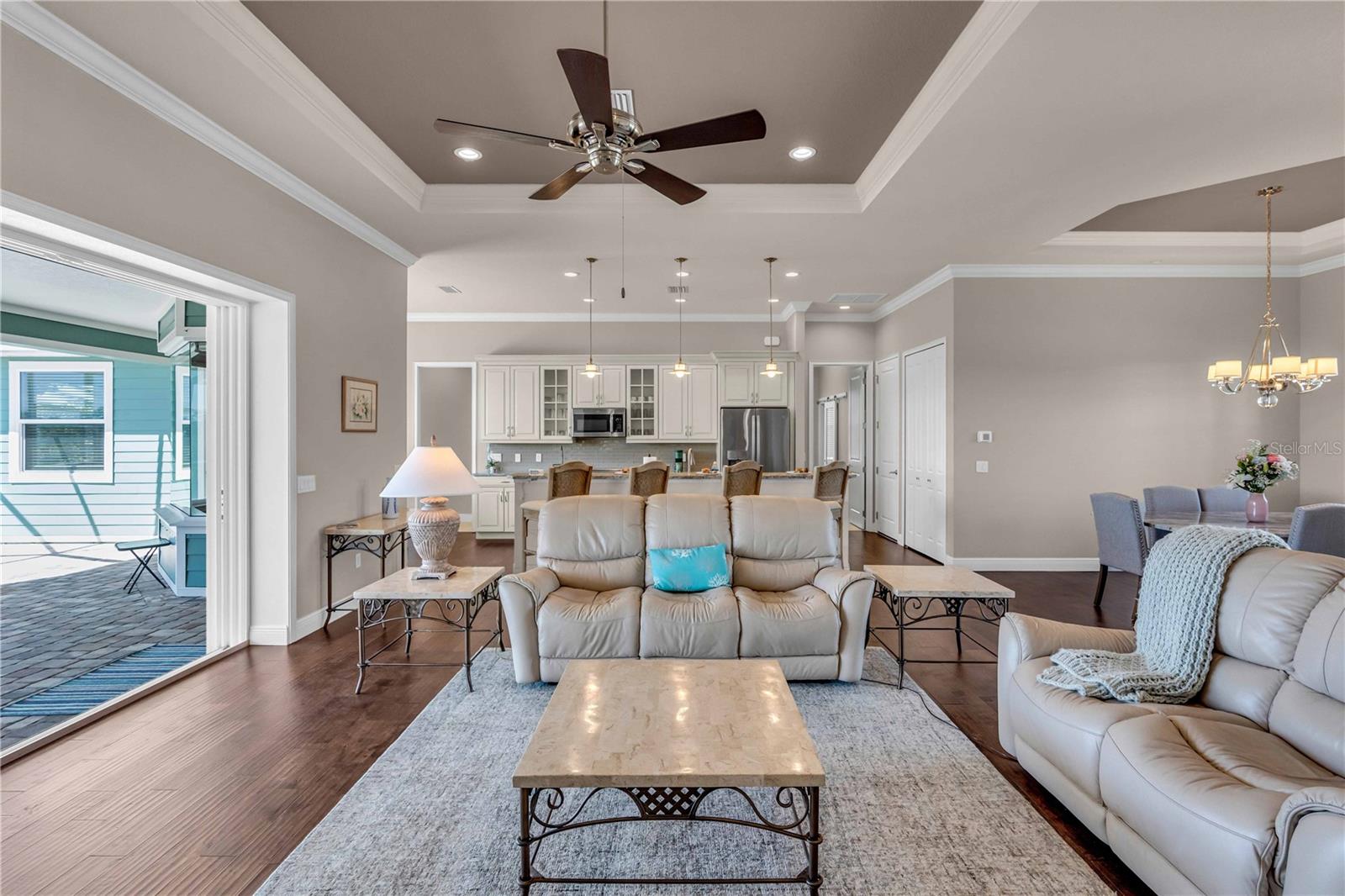 COTTAGES OF CURRY CREEK - Residential Lease