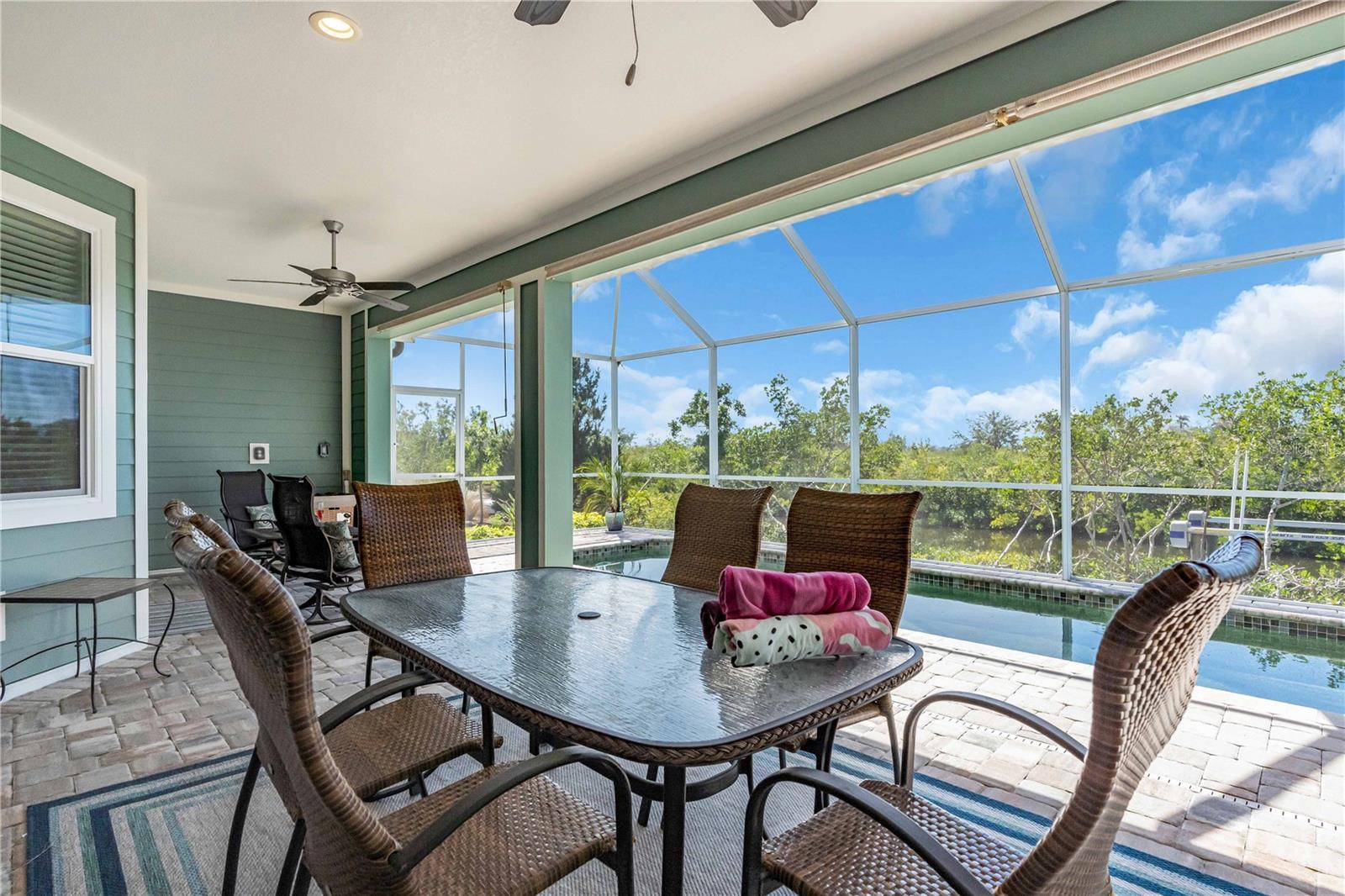 COTTAGES OF CURRY CREEK - Residential Lease