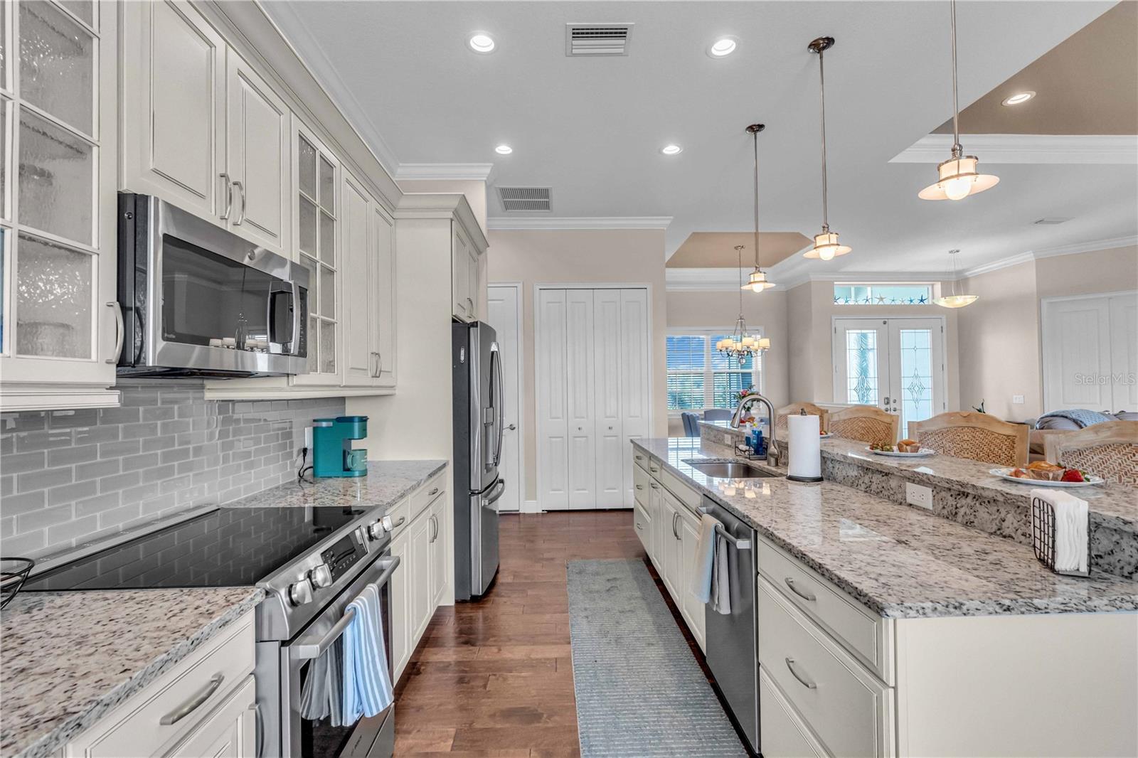 COTTAGES OF CURRY CREEK - Residential Lease