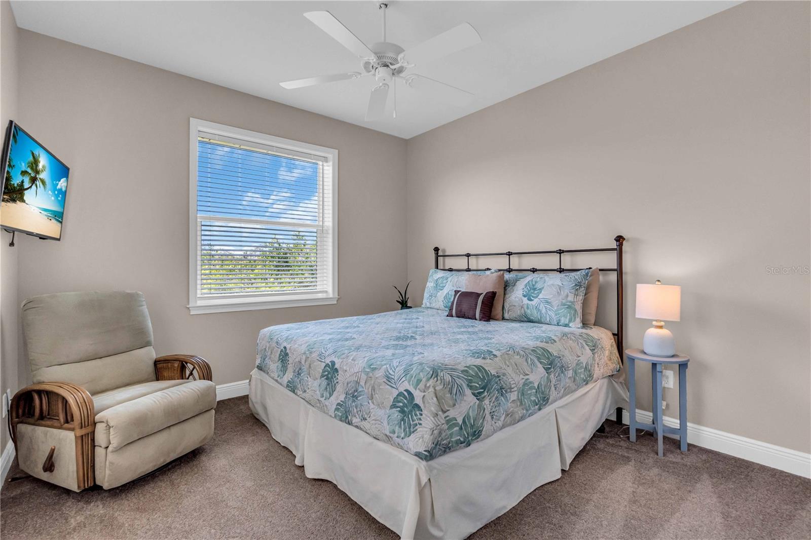 COTTAGES OF CURRY CREEK - Residential Lease