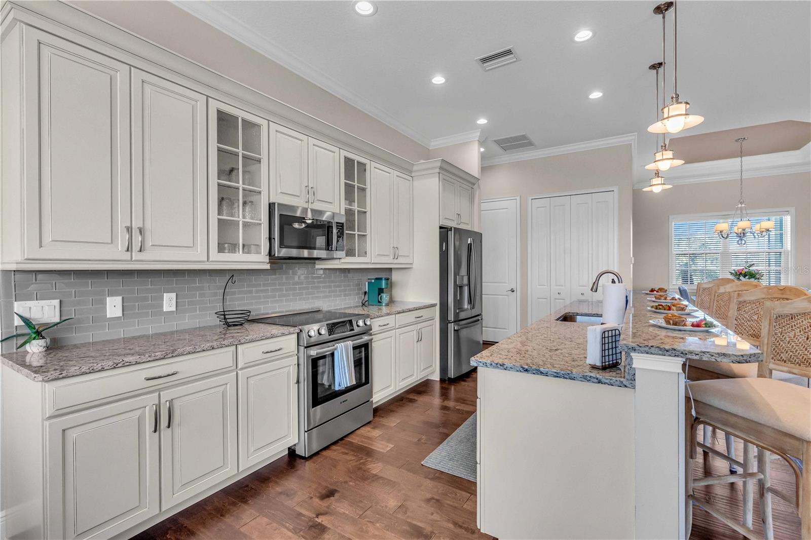 COTTAGES OF CURRY CREEK - Residential Lease