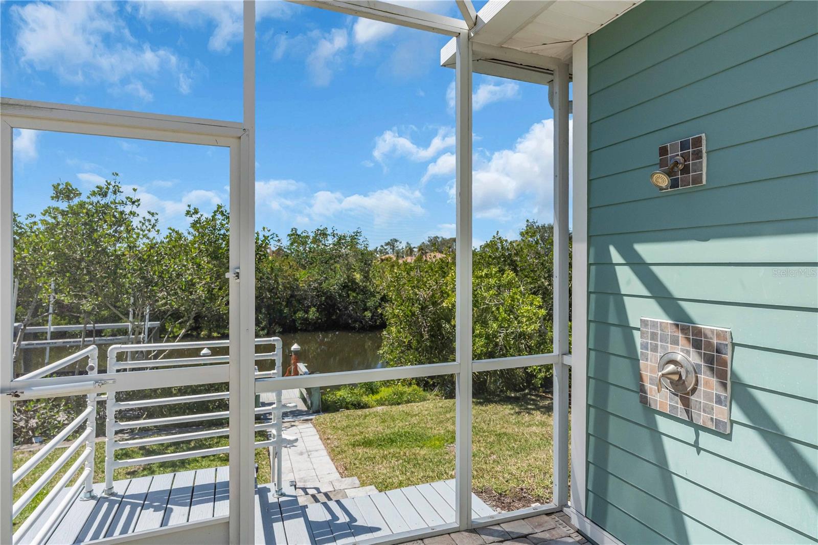 COTTAGES OF CURRY CREEK - Residential Lease